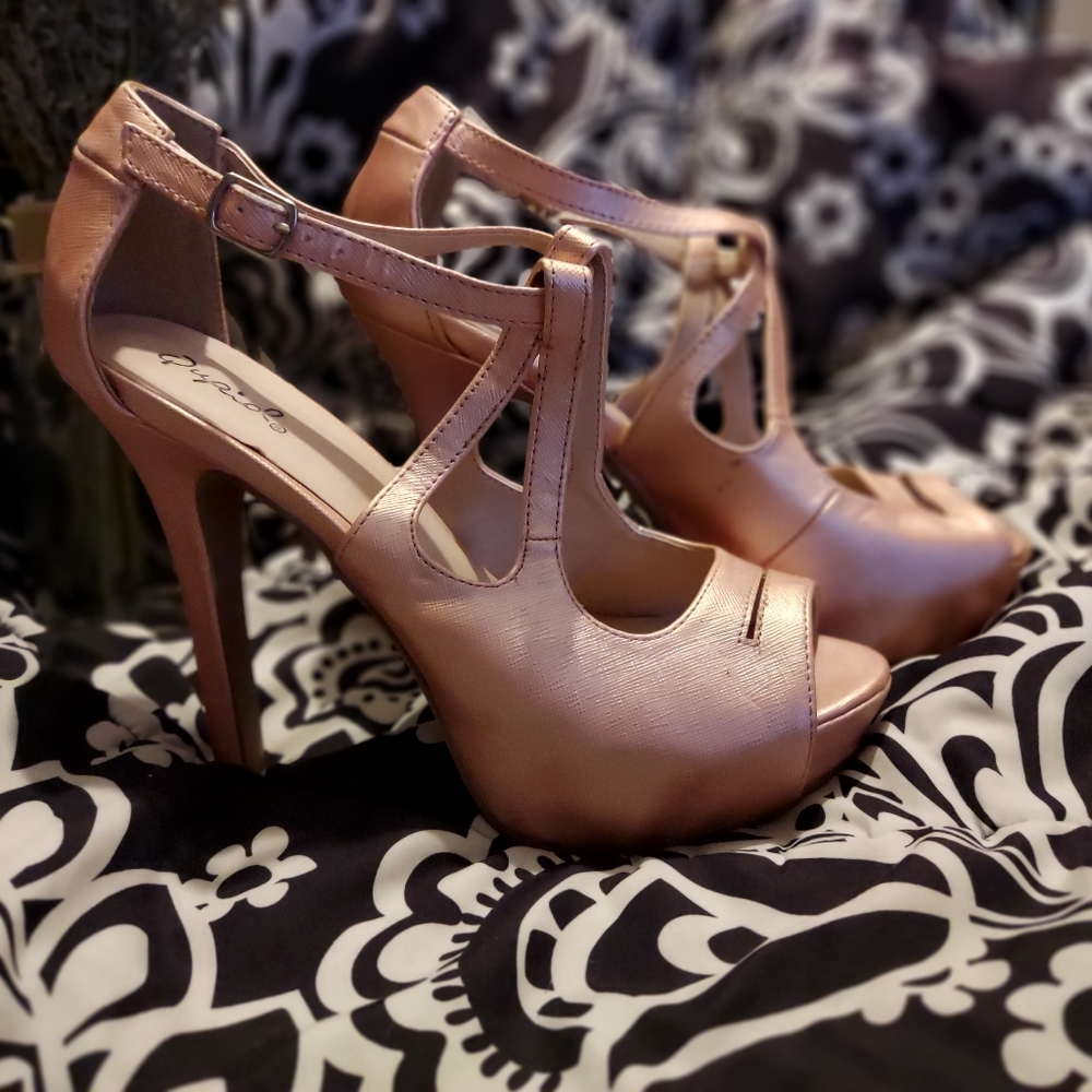Qupid Pearl Pink Strappy Heels 💗